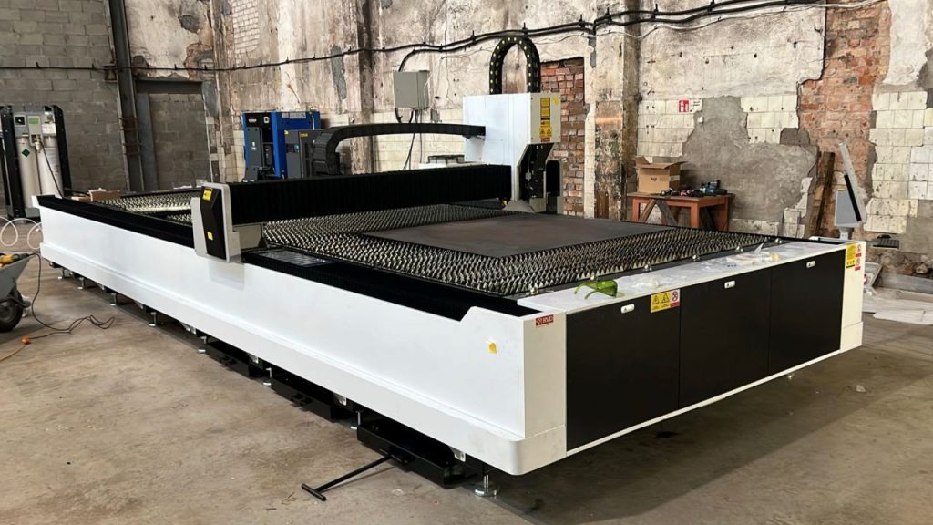 Fiber laser LF6020LN 6kW front left
