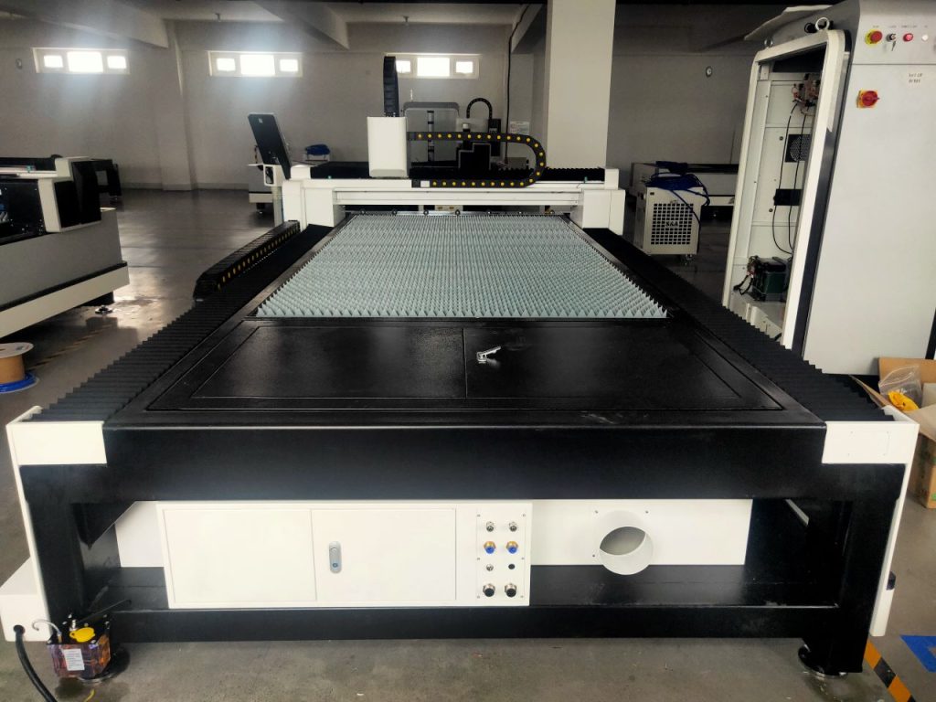 Fiber laser LF3015E back