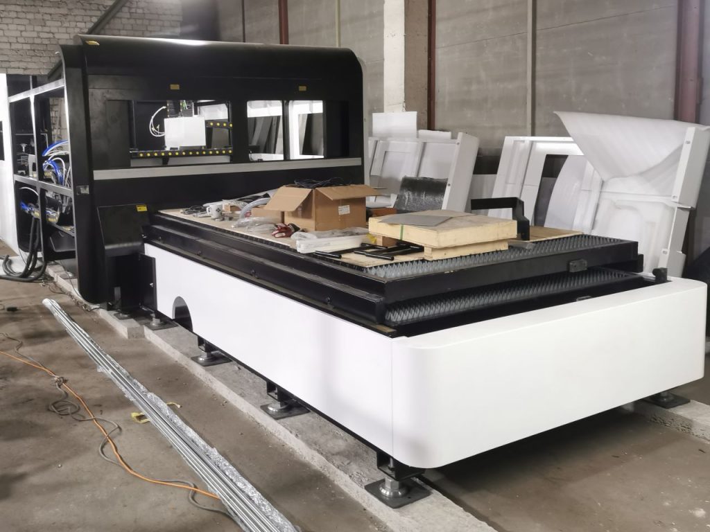 Fiber laser LF3015GA rear